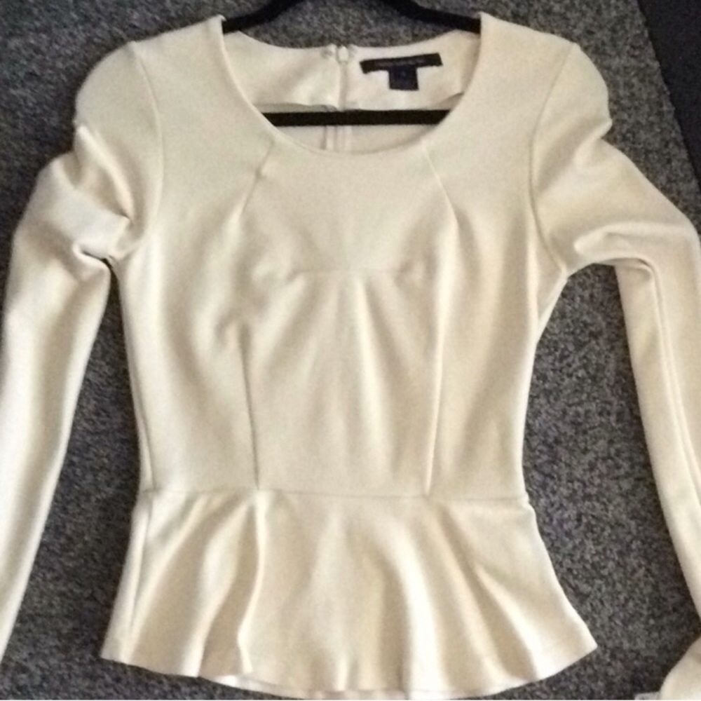 🎀 Cream Peplum Top. 🛍